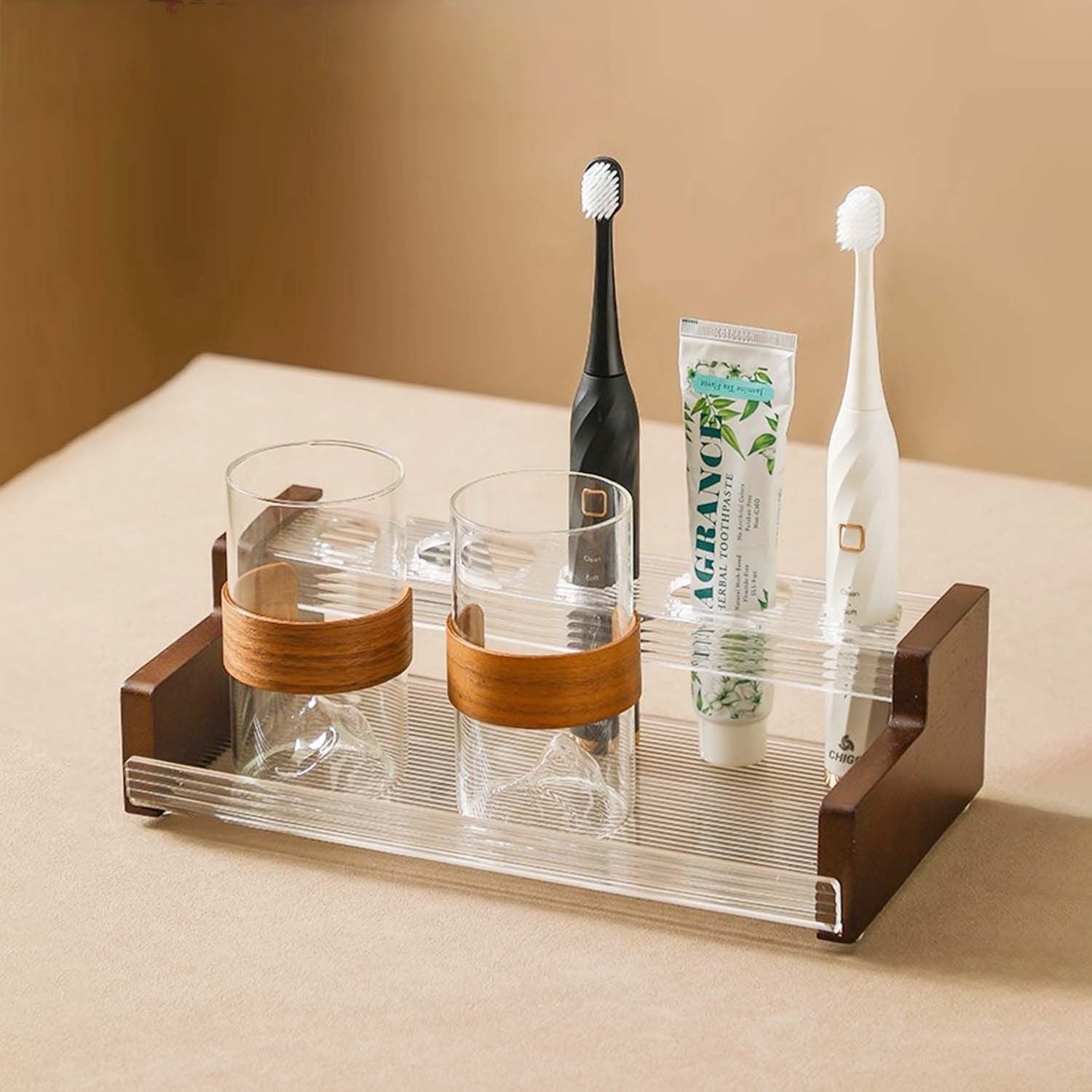 Elegant badrumsbricka i valnöt och räfflad akryl