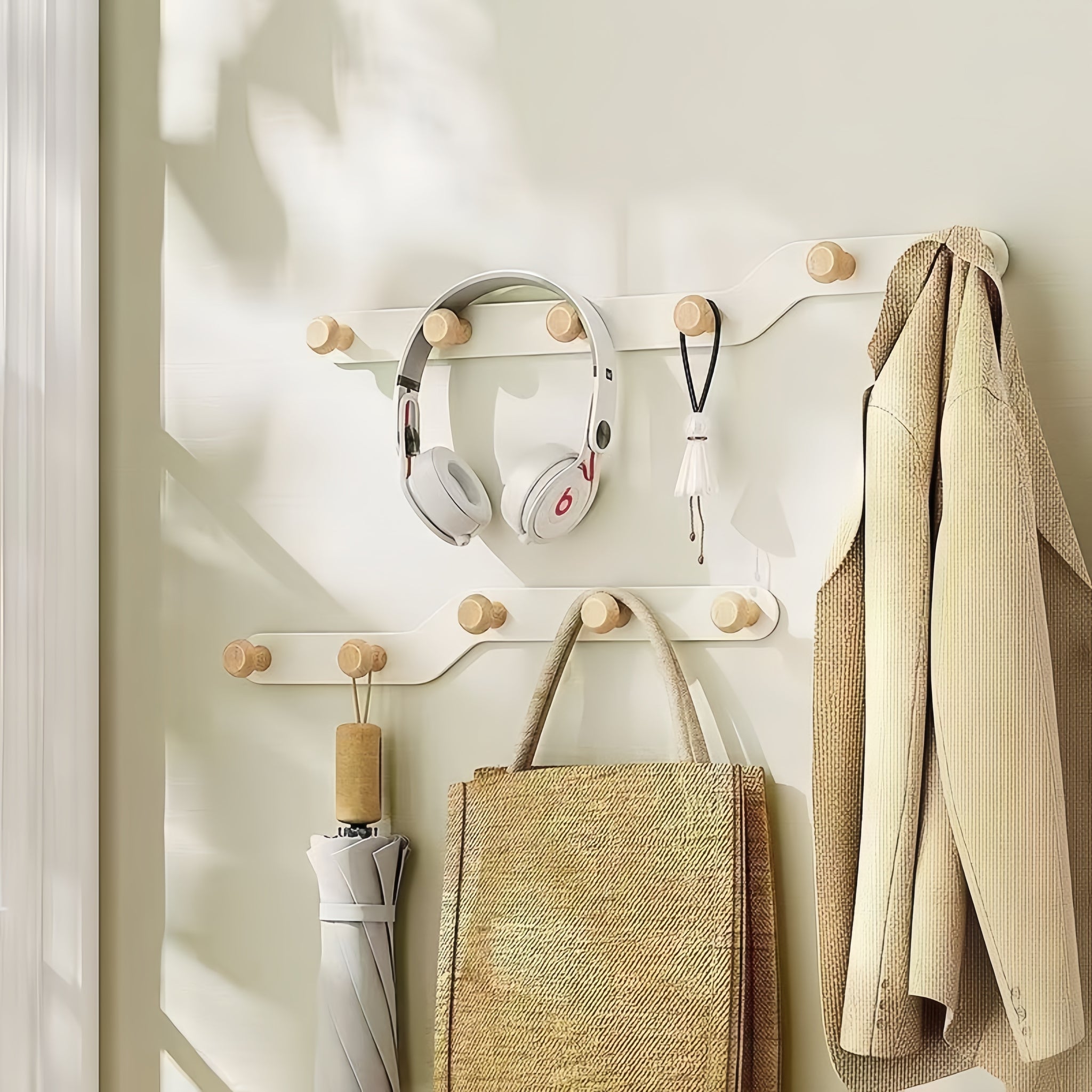 Vägghängd Klädhängare i Skandinavisk Design