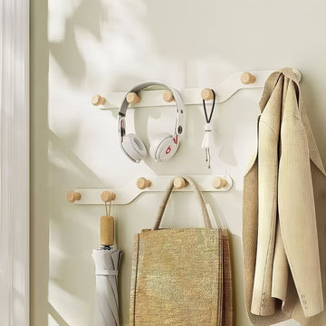 Vägghängd Klädhängare i Skandinavisk Design