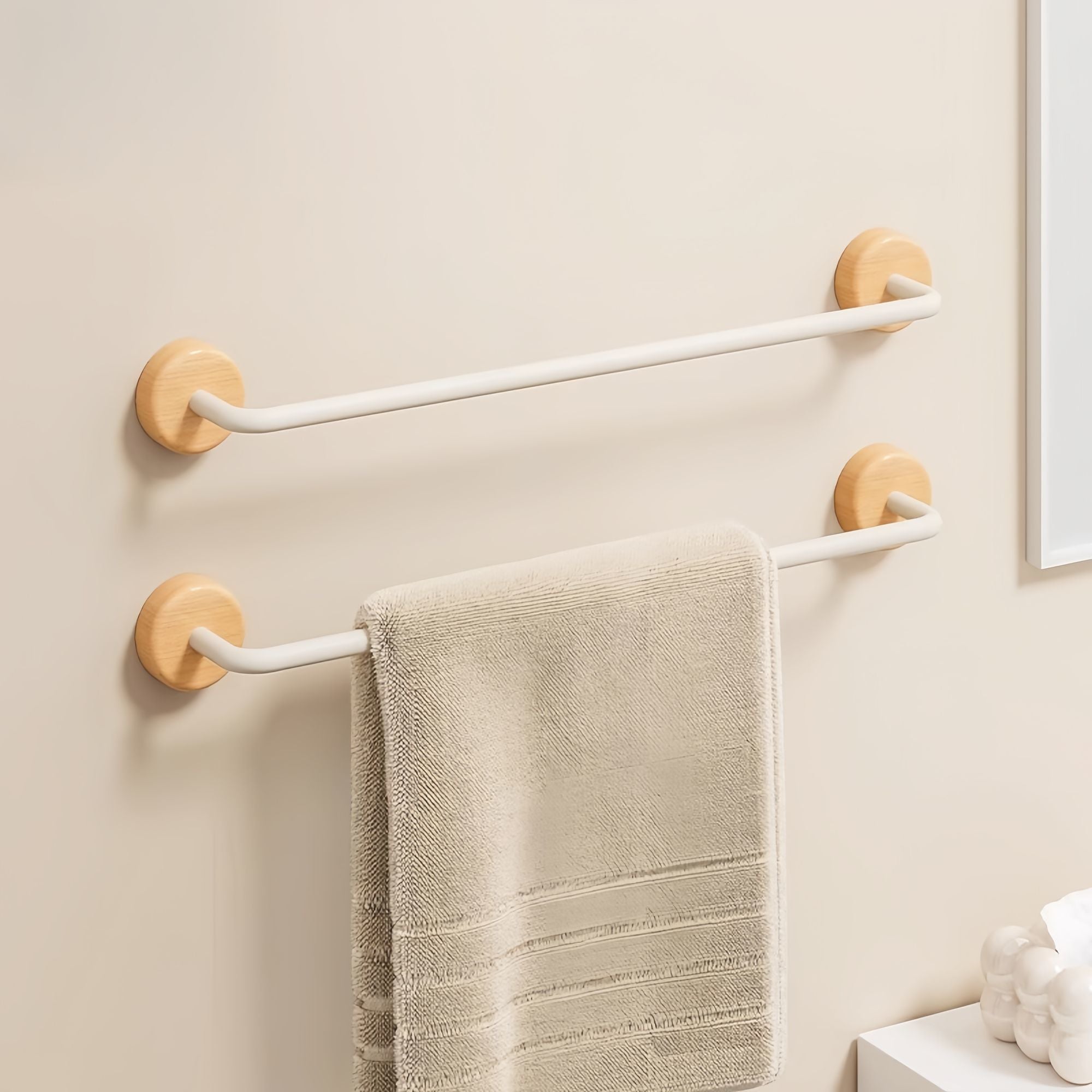 Minimalistisk handdukshängare i trä och metall (borrfri)