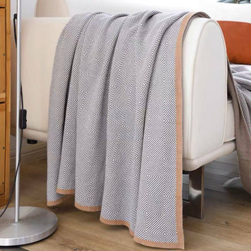 Första Klass Skrivbordspläd – Lyxig komfort för ditt hem