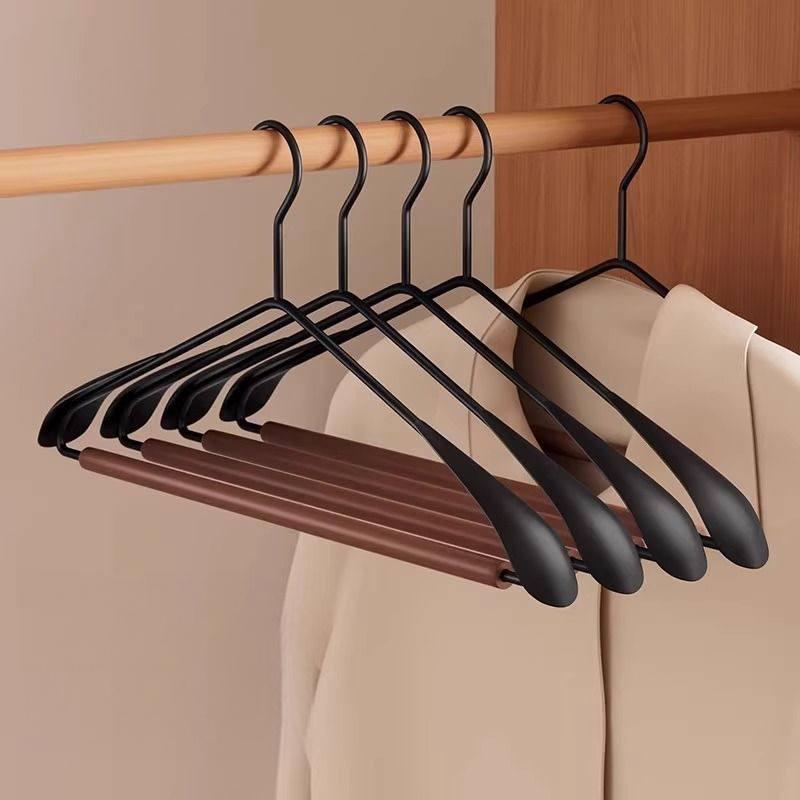 Miljövänlig bokträ galge – halkfri & spårlös